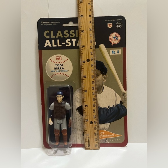 YOGI BERRA MLB Classic All-Stars 1951 NY Yankees Figure - Picture 8 of 9